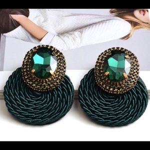 Emerald rounded jewel